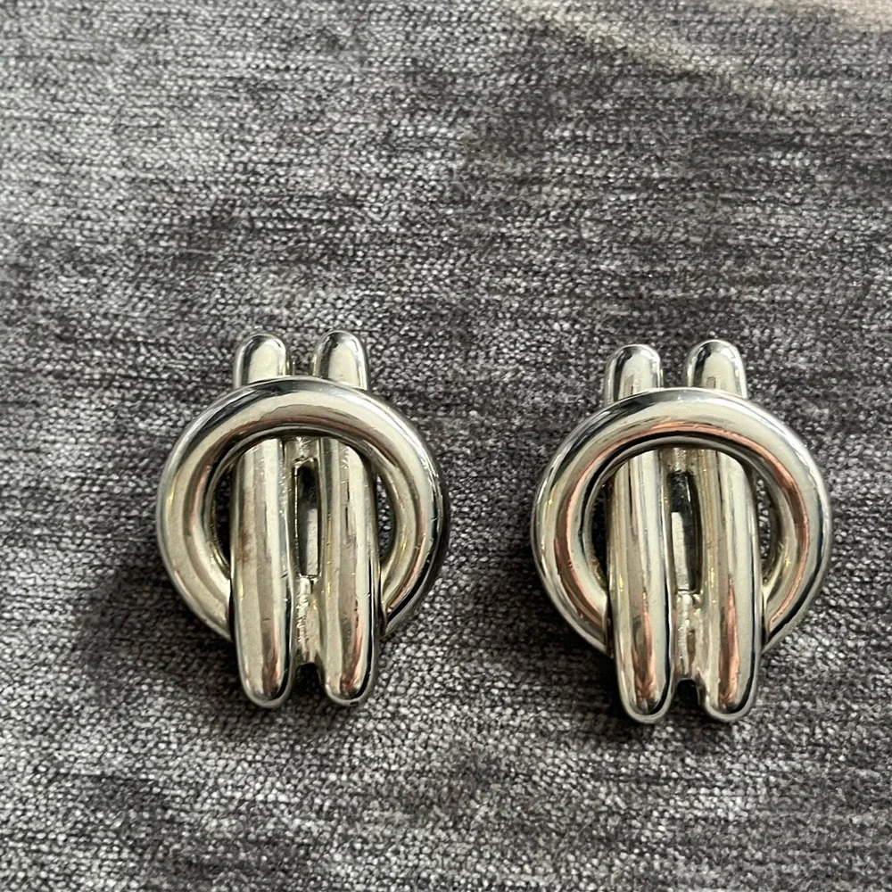 Silver clip on earrings - Picture 4 of 4